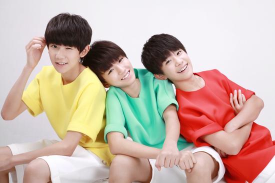 TFboys最新写真,TFboys最新写真，日常小趣事与深厚的友情纽带